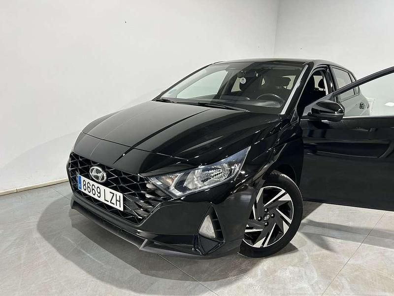 Begagnad Hyundai i20 101 HK (74 kW) 2022 Svart Halvkombi