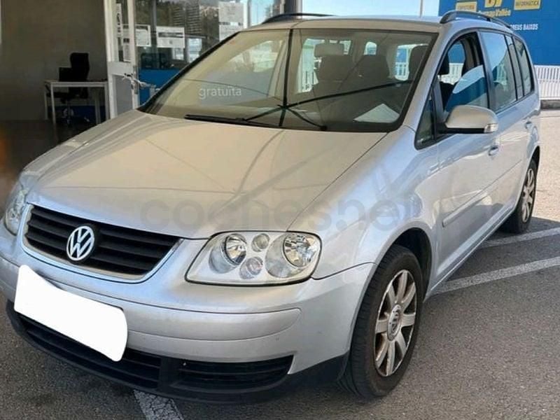 Usado VW Touran Highline 140 CV (102 kW) 2005 Gris / plata Monovolumen