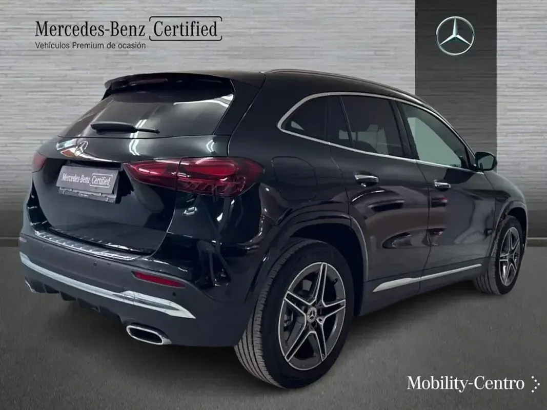 Usado Mercedes GLA250 AMG line 163 CV (119 kW) 2025 Nachtschwarz  unilack SUV