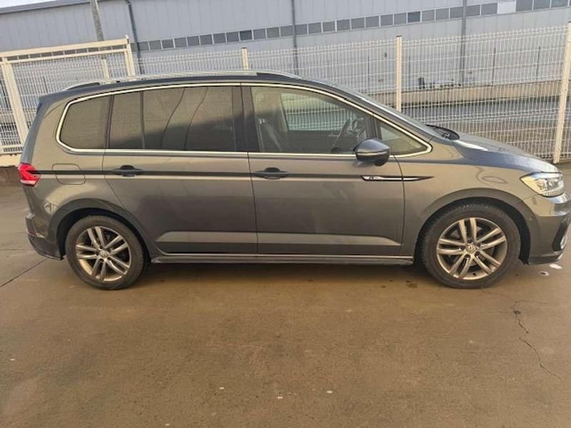 Usado VW Touran Sport 150 CV (110 kW) 2021 Gris Monovolumen