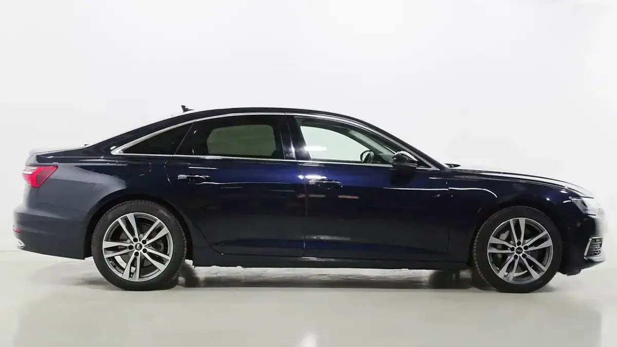 Usado Audi A6 Design 299 CV (219 kW) 2021 Azul Berlina