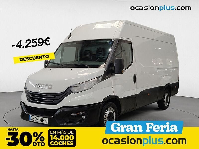 Blanco Usado 2023 Iveco Daily Berlina | 27.650 € (Precio justo) - Imagen 1/4