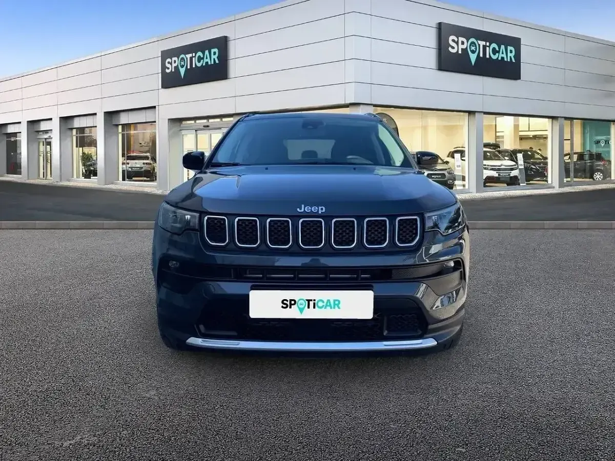 Usado Jeep Compass Limited 130 CV (95 kW) 2022 Gris SUV