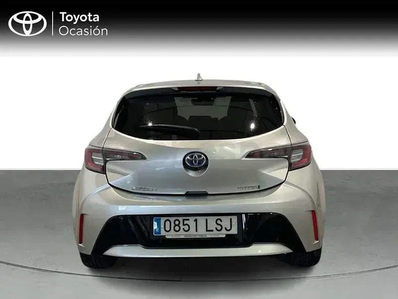 Usado Toyota Corolla Style 122 CV (89 kW) 2021 Gris / plata Berlina