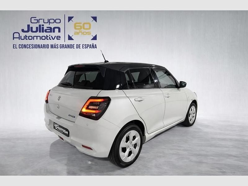 Nuevo Suzuki Swift 83 CV (61 kW) 2026 Blanco Utilitario