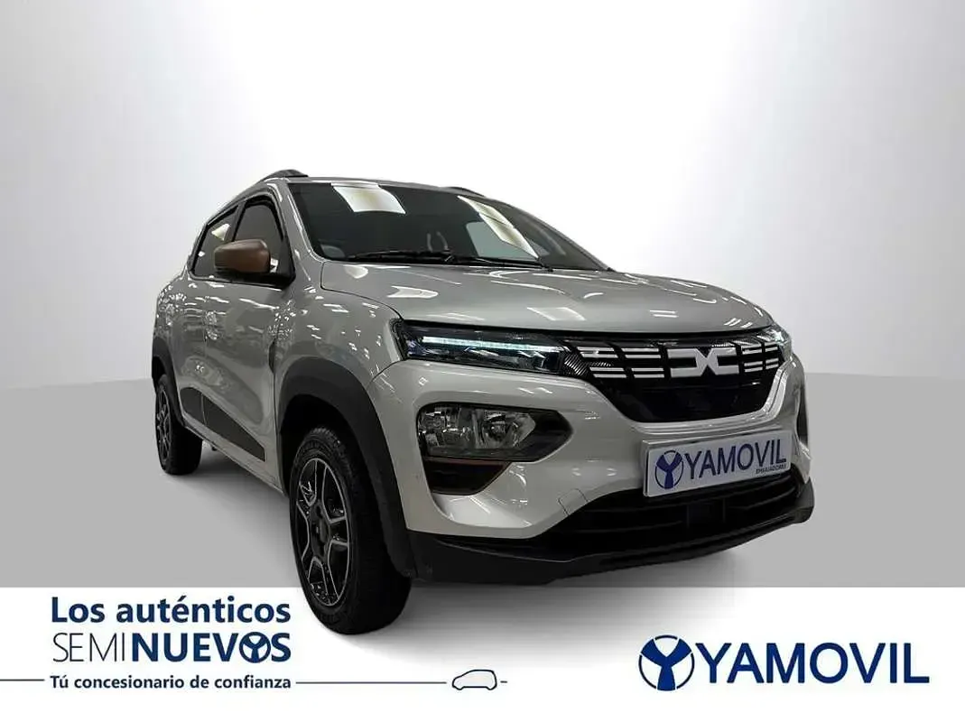 Usado Dacia Spring Extreme 47 kW (65 CV) 2024 Gris Utilitario