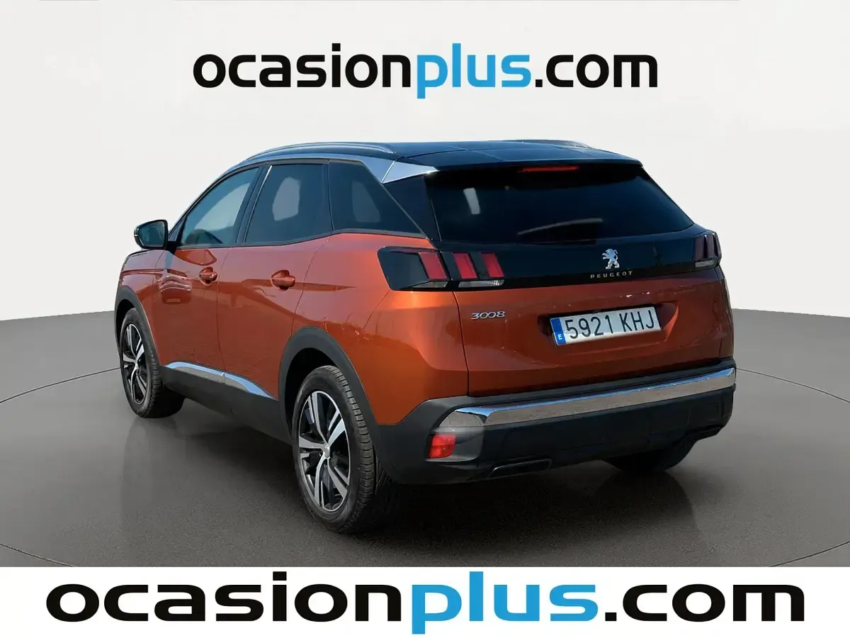 Usado Peugeot 3008 Allure 131 CV (96 kW) 2018 Marrón SUV