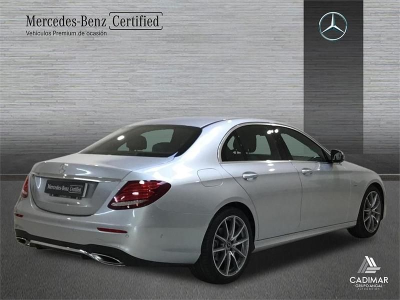 Usado Mercedes E200 AMG line 197 CV (144 kW) 2019 Gris Berlina