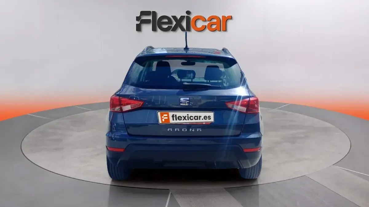 Usado Seat Arona Style 110 CV (80 kW) 2021 Gris SUV
