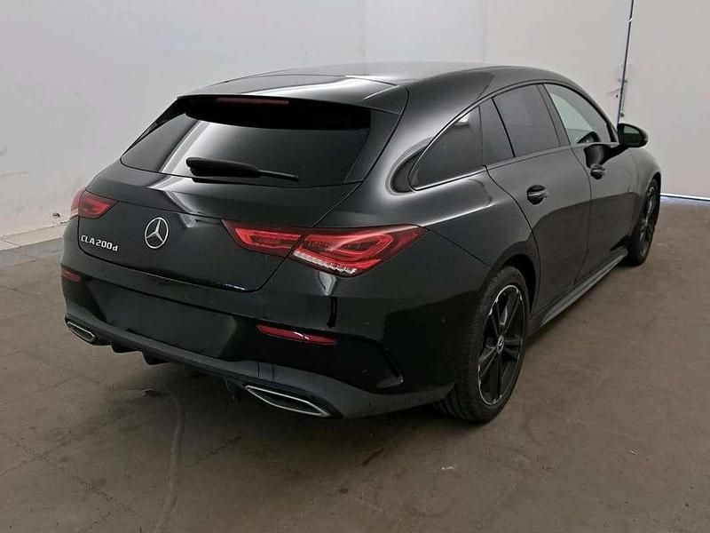 Usado Mercedes CLA200 Shooting Brake 150 CV (110 kW) 2021 Negro Familiar