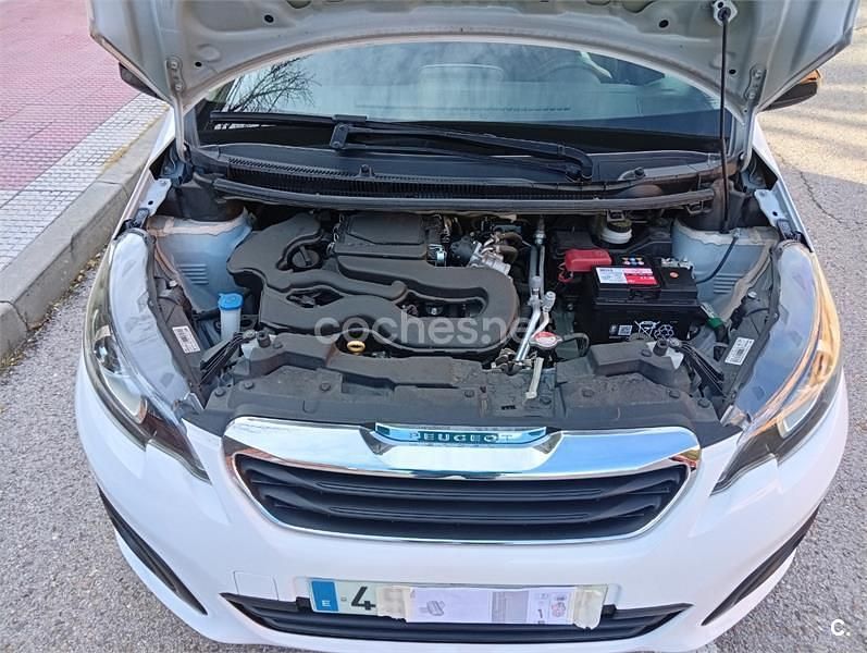 Usado Peugeot 108 Active 72 CV (52 kW) 2019 Blanco Berlina