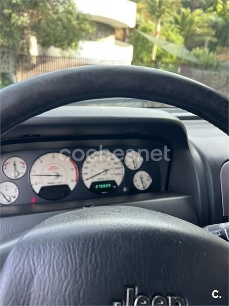 Usado Jeep Grand Cherokee Laredo 163 CV (119 kW) 2003 Negro SUV