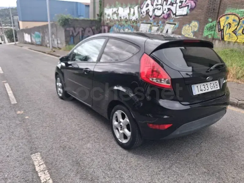 Usado Ford Fiesta 60 CV (44 kW) 2011 Negro Berlina