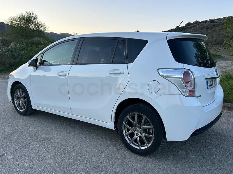 Usado Toyota Verso Advance 132 CV (97 kW) 2014 Blanco Monovolumen