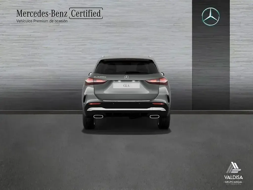 Usado Mercedes GLA200 150 CV (110 kW) 2025 Gris SUV