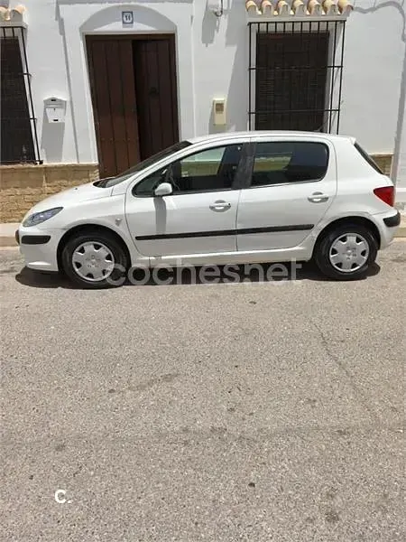 Usado Peugeot 307 110 CV (80 kW) 2007 Blanco Berlina
