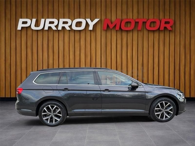 Usado VW Passat Executive 150 CV (110 kW) 2022 Gris / plata Familiar