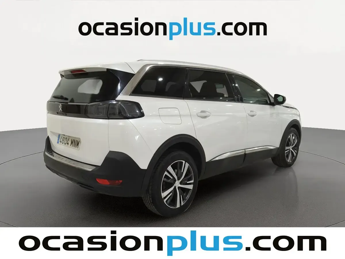 Usado Peugeot 5008 Allure 131 CV (96 kW) 2024 Blanco SUV
