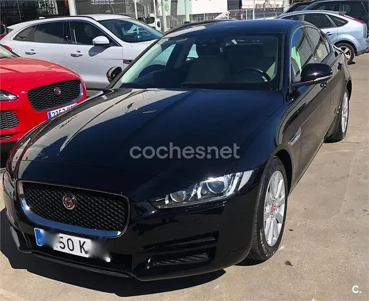Usado Jaguar XE Pure 180 CV (132 kW) 2018 Negro Berlina