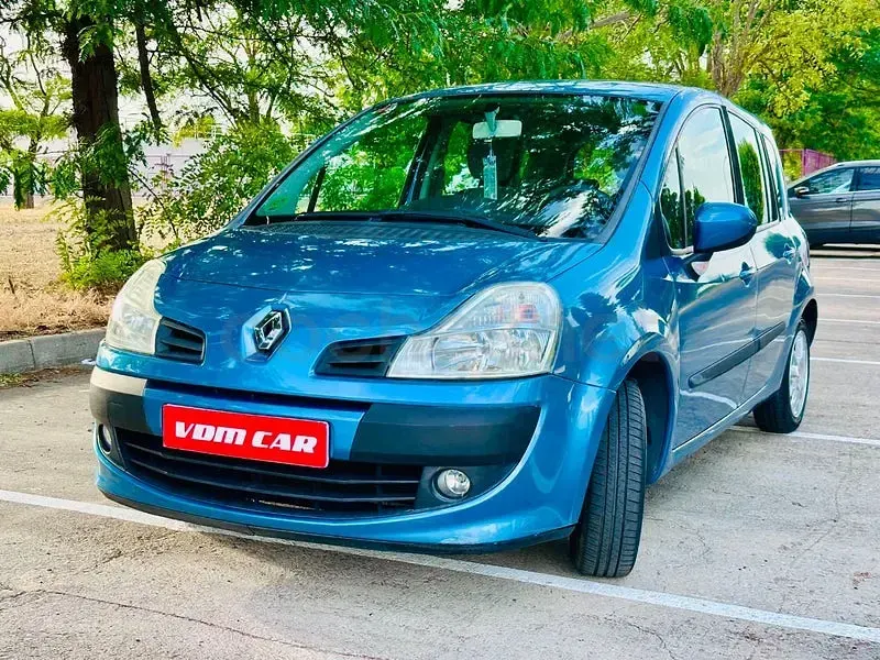 Usado Renault Grand Modus Dynamique 75 CV (55 kW) 2010 Azul Monovolumen