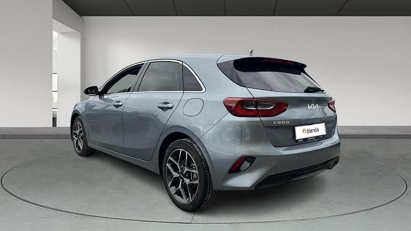 Usado Kia Ceed 120 CV (88 kW) 2024 Gris Utilitario