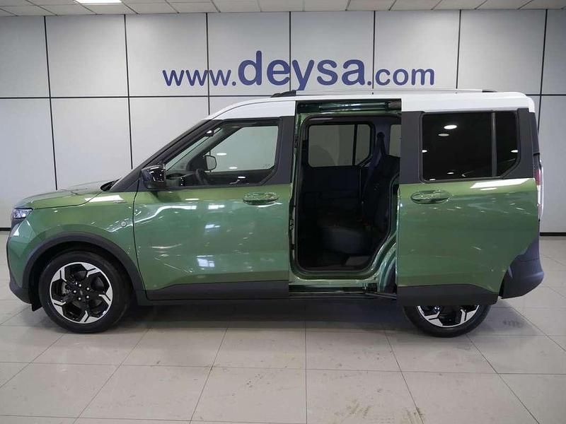 Usado Ford Tourneo Active 100 kW (136 CV) 2025 Verde Van