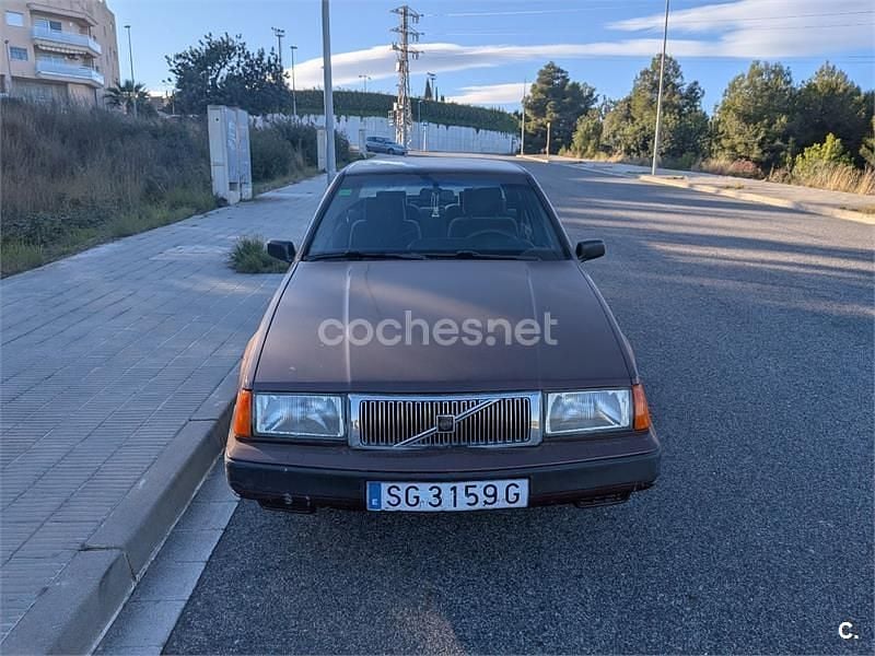 Usado Volvo 460 90 CV (66 kW) 1992 Granate Berlina