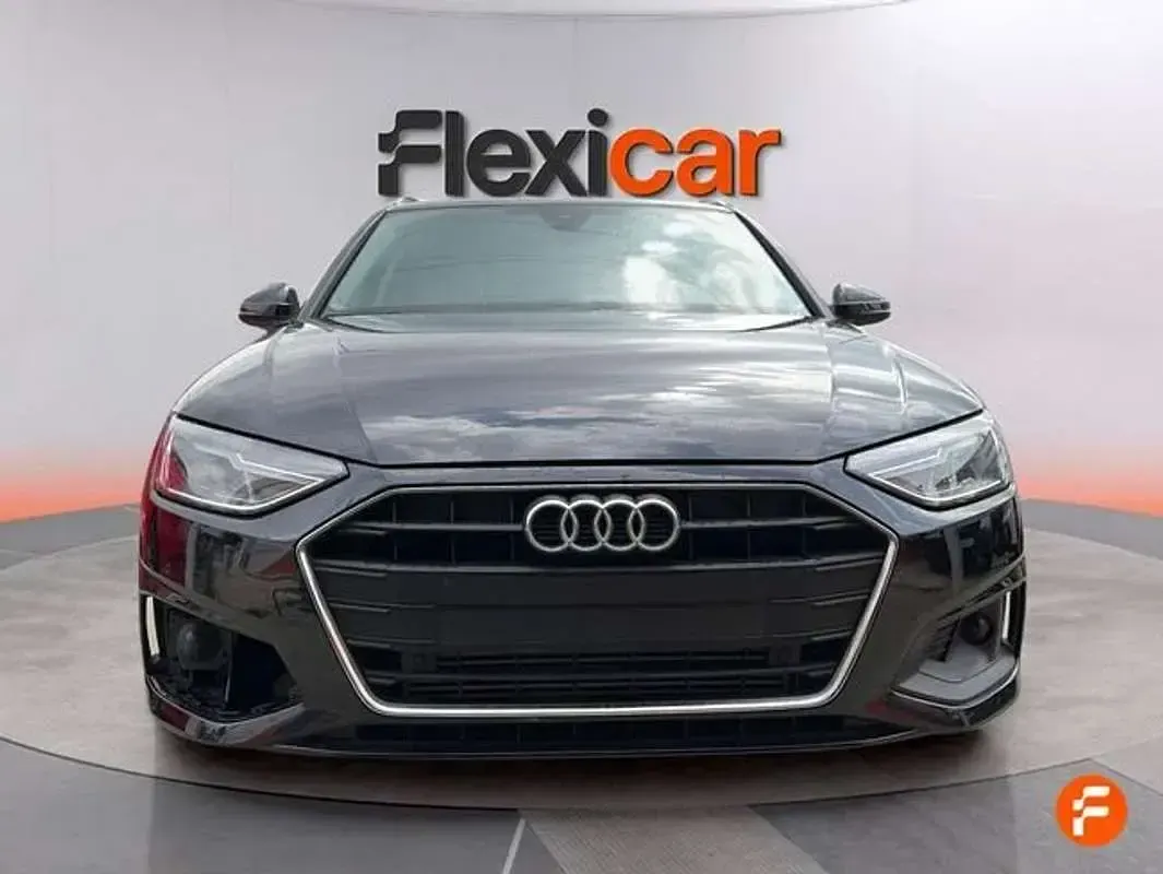 Usado Audi A4 Advanced Plus 136 CV (100 kW) 2023 Negro Familiar