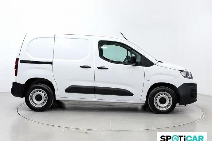 Usado Fiat Doblò 110 CV (80 kW) 2024 Blanco Monovolumen