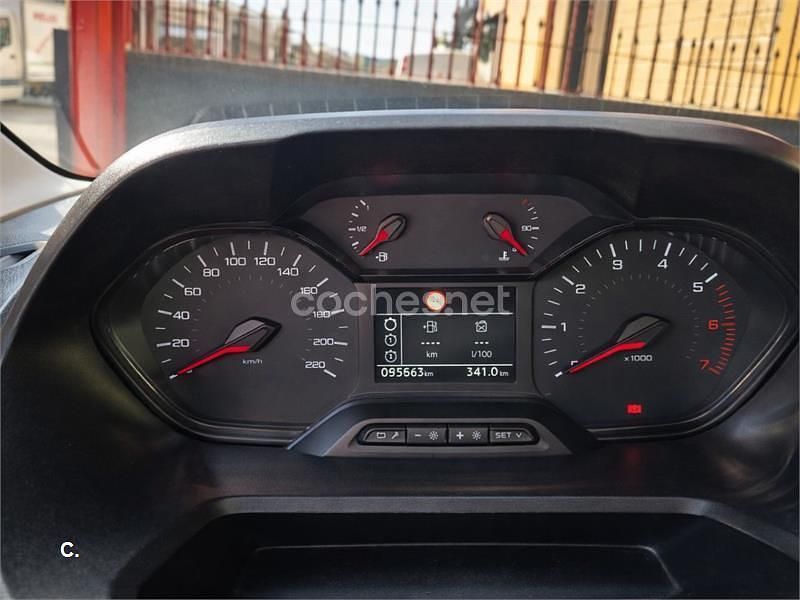Usado Peugeot Rifter Active 100 CV (73 kW) 2019 Blanco Monovolumen