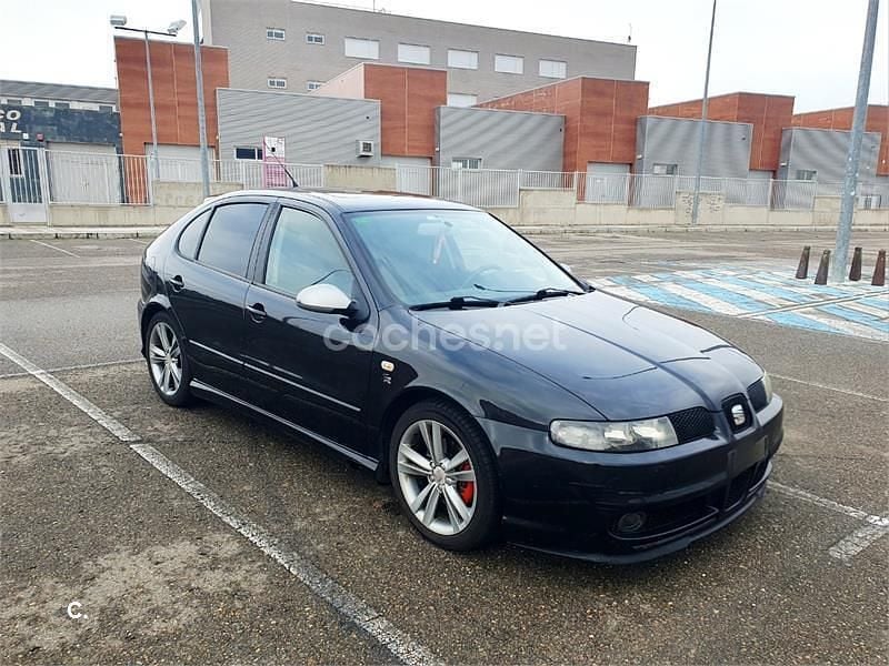 Negro Usado 2004 Seat Leon FR Berlina | 5500 € (Precio justo) - Imagen 1/4