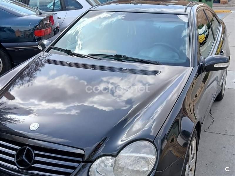 Negro Usado 2002 Mercedes C220 Berlina | 3800 € (Precio justo) - Imagen 1/4