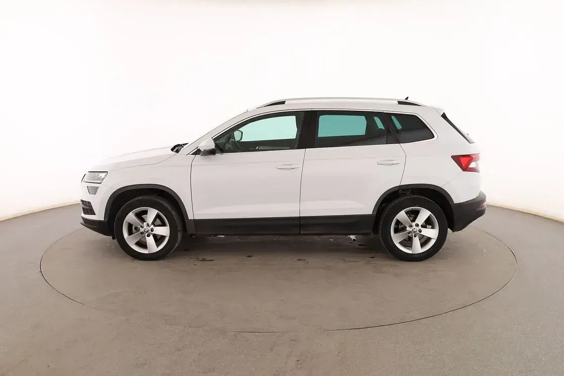 Usado Skoda Karoq Ambition 150 CV (110 kW) 2020 Blanco SUV