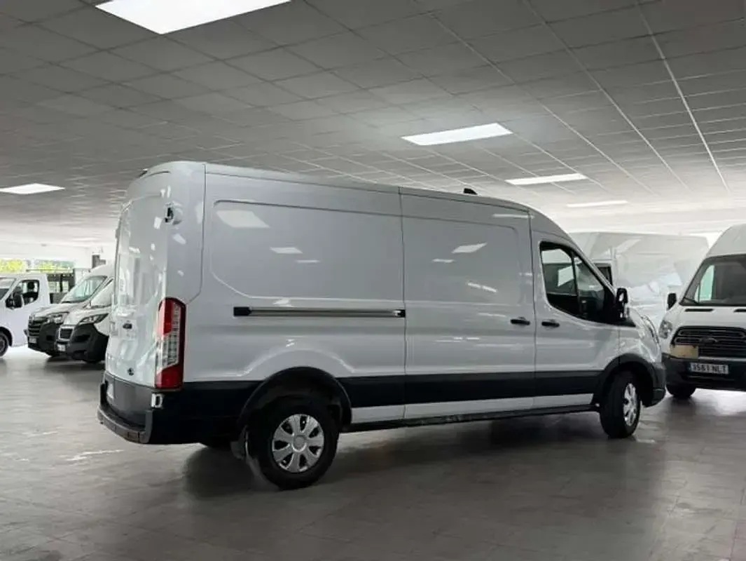 Usado Ford Transit Trend 131 CV (96 kW) 2023 Blanco Van