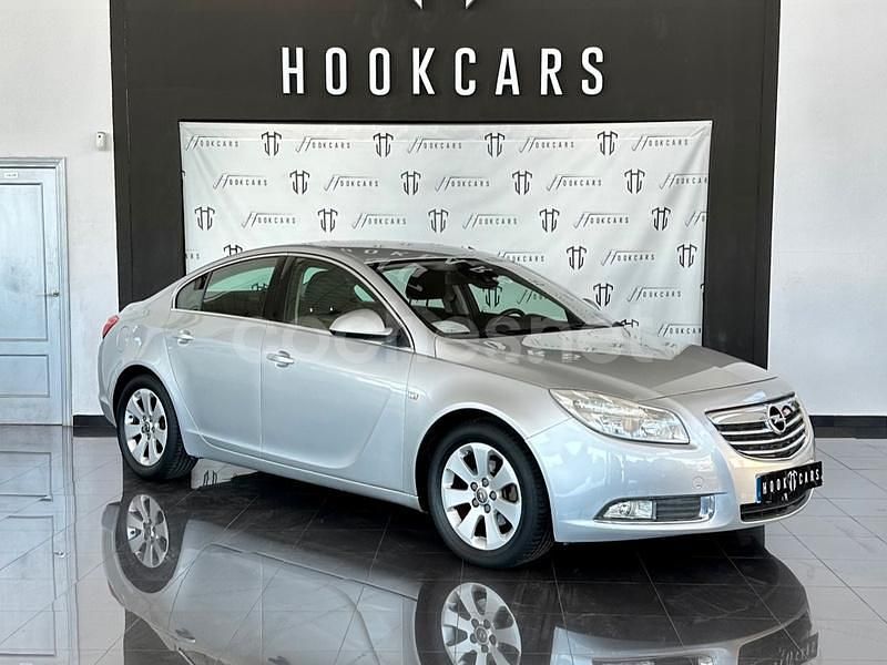 Usado Opel Insignia Edition 131 CV (96 kW) 2011 Gris / plata Berlina
