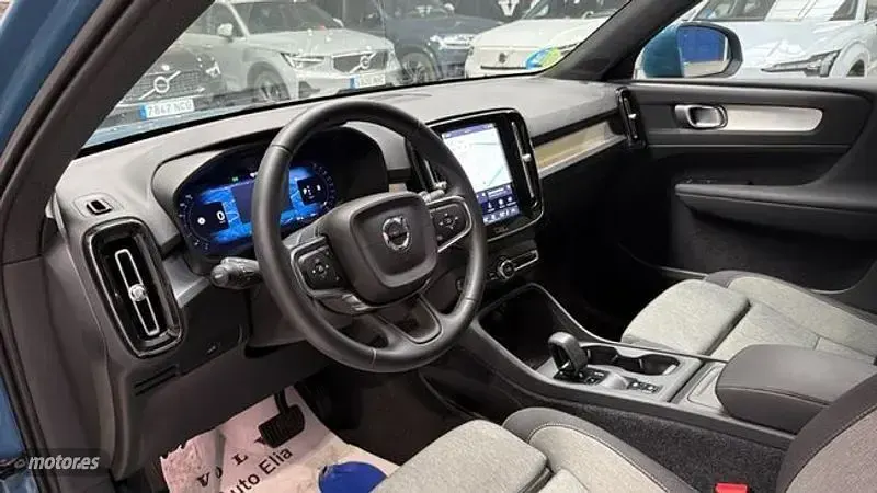 Usado Volvo XC40 Core 163 CV (119 kW) 2024 Azul SUV