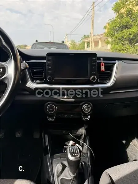 Usado Kia Stonic 100 HP (73 kW) 2020 Vermelho SUV