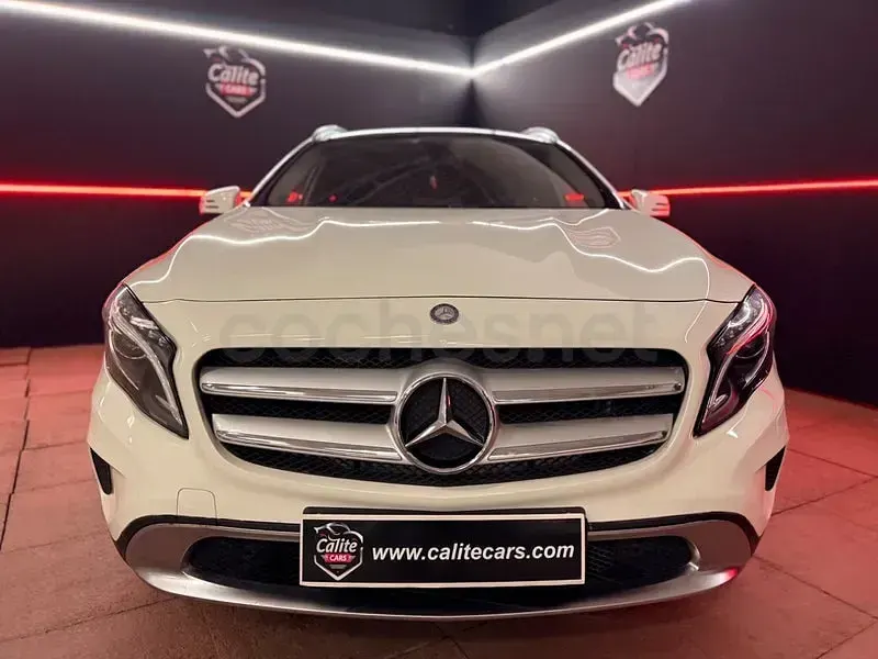 Usado Mercedes GLA180 Urban 122 CV (89 kW) 2016 Blanco SUV