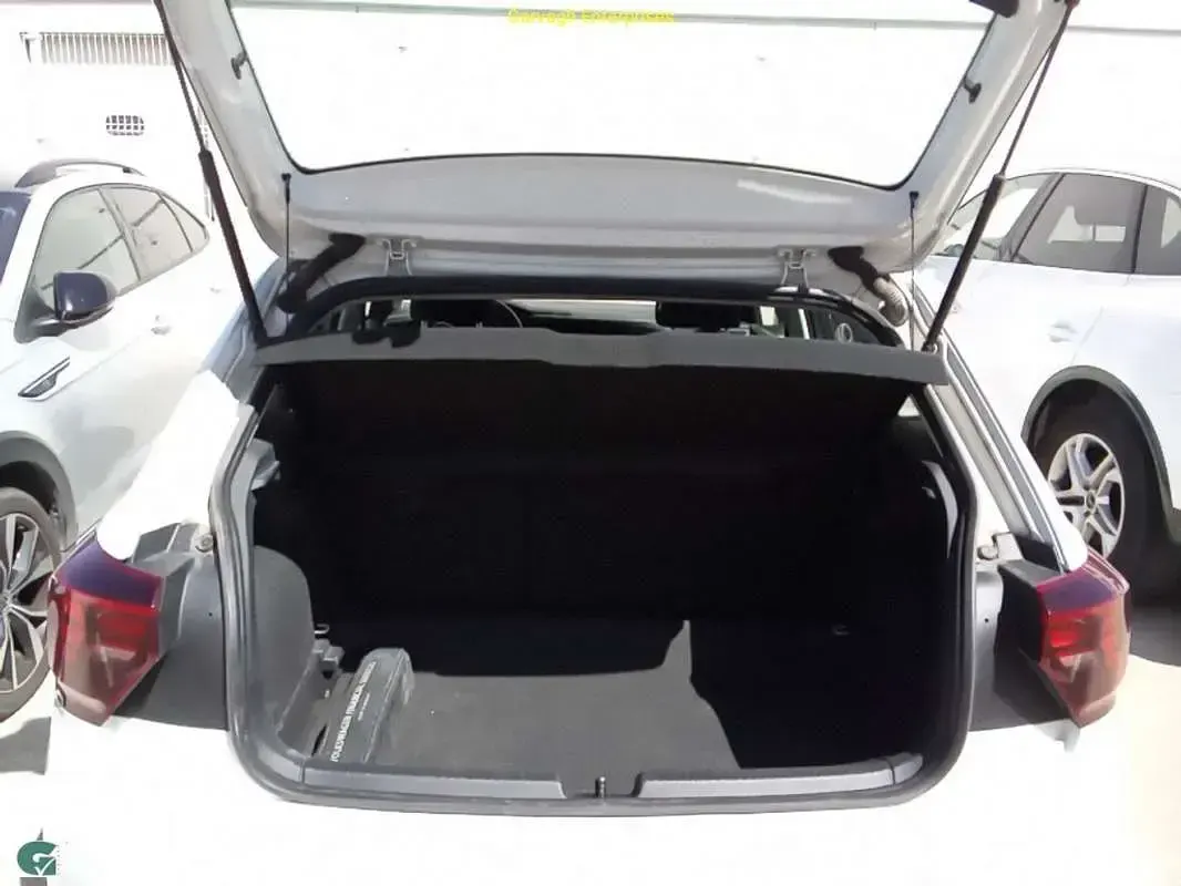 Usado VW Polo Life 95 CV (69 kW) 2023 Blanco Utilitario