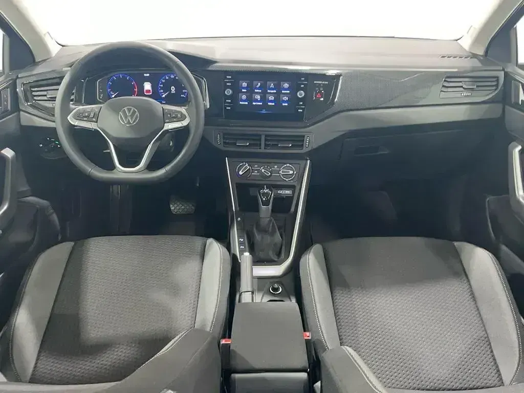 Usado VW Polo Life 95 HP (69 kW) 2023 Azul Citadino
