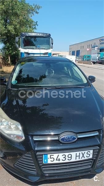 Usado Ford Focus Trend 125 CV (91 kW) 2014 Negro Familiar