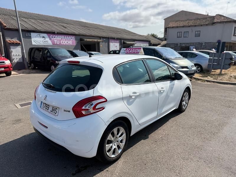 Usado Peugeot 208 Access 68 CV (50 kW) 2015 Blanco Utilitario