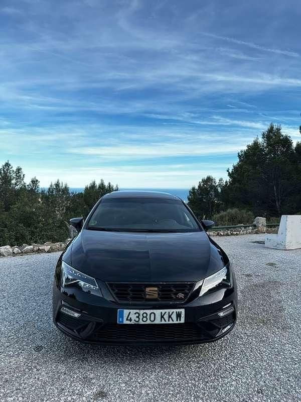 Usado Seat Leon FR 150 CV (110 kW) 2018 Negro Utilitario