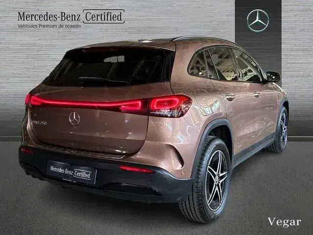 Usado Mercedes EQA250 139 kW (190 CV) 2022 Oro rosado SUV
