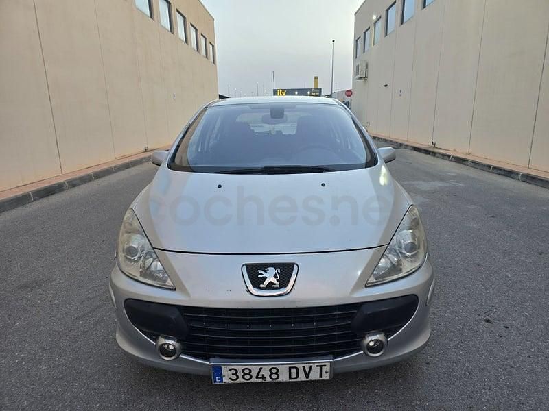 Usado Peugeot 307 90 CV (66 kW) 2006 Gris / plata Berlina
