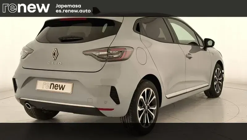 Usado Renault Clio V Techno 100 CV (73 kW) 2025 Gris Berlina