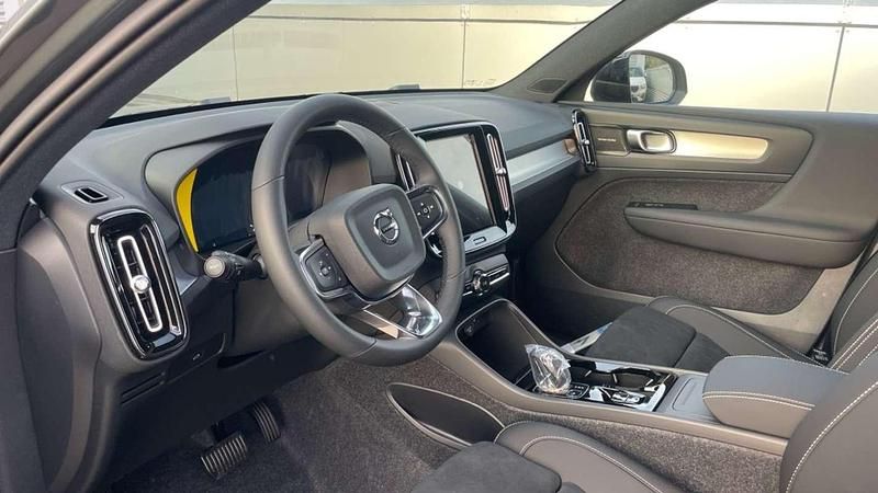 Nuevo Volvo XC40 Plus 2025 Verde SUV