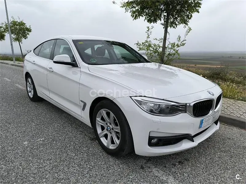 Begagnad BMW 318 Gran Turismo Comfort Edition 143 HK (105 kW) 2014 Vit Sedan