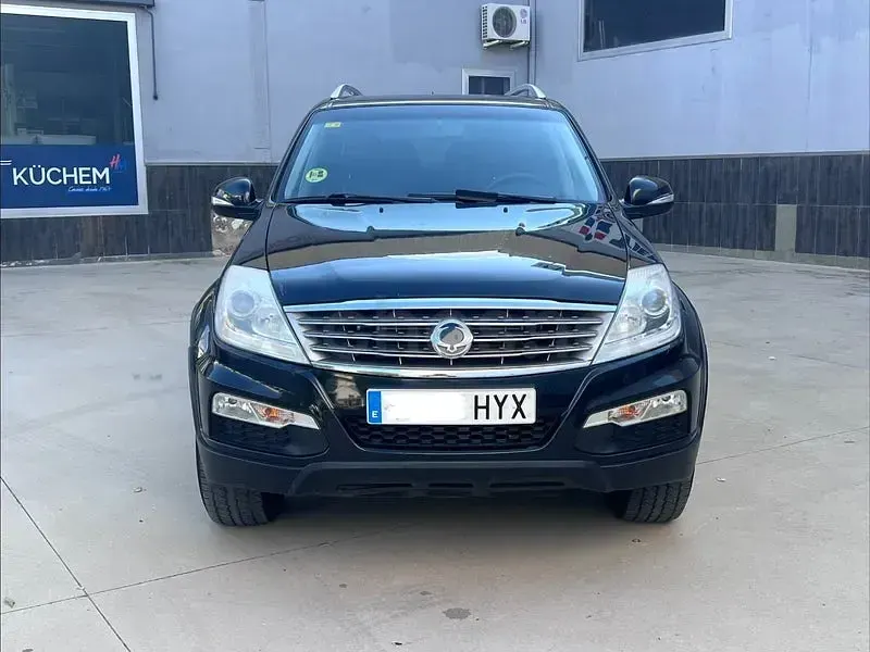 Usado SsangYong Rexton Premium Plus 155 CV (114 kW) 2013 Negro SUV