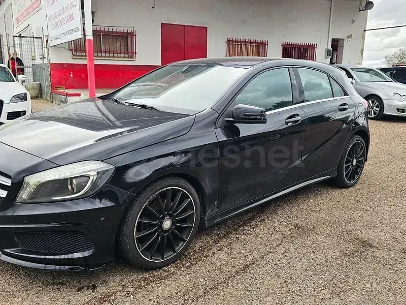 Usado Mercedes A200 AMG line 136 CV (100 kW) 2014 Negro Berlina